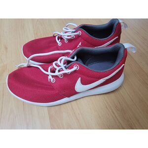 Nike Roshe One Red White Mesh Sneakers Youth 5Y, UK 4.5, BR 35.5, EUR 37.5